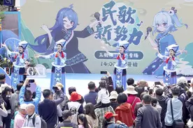 歌圩潮涌承古韵 文化赋能促发展——民歌一条街架起文化惠民桥梁图片