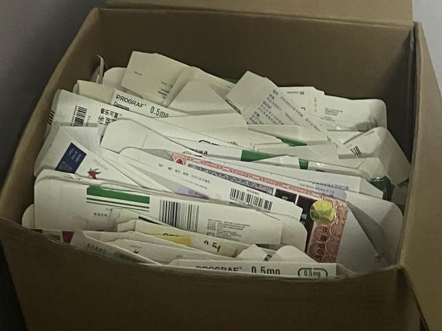 张海超开胸验肺16年后：说起生活泪流不止，但好好活着仍是他的责任丨在场