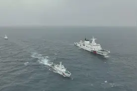 我国最大海事船舶“海巡09”轮在阳江海上风电场开展联合巡航执法行动图片