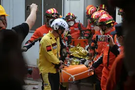 缅甸29岁姑娘获救，中国救援队13小时救出4人图片