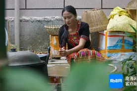 新春走基层 | 制作海南鱼茶 黎族同胞的尝鲜密码图片