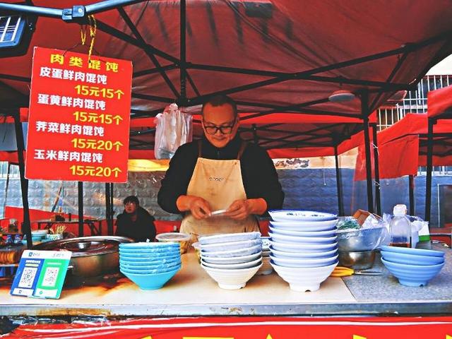 威海人气最旺的早市之一，连游客都说“必打卡”！