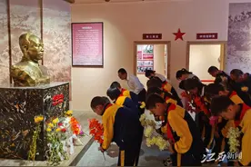 兴国县埠头乡集体祭扫烈士图片
