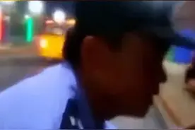 9岁小朋友“捡到”2岁小朋友！网友打趣：奖励终于不是练习册了图片