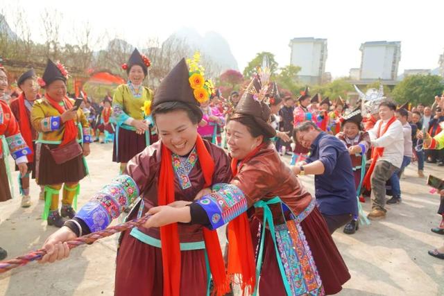 苗年在县城怎么过？融水平茶屯给你“打个样”