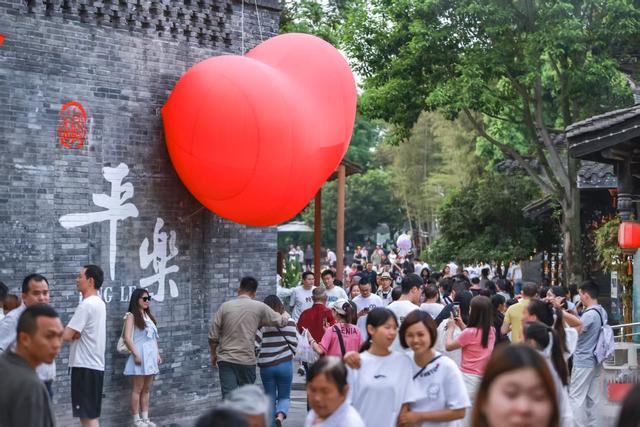 霸屏央视30分钟！央视《人文名镇》聚焦平乐古镇，千年驿镇邀您共赴一场人文之约