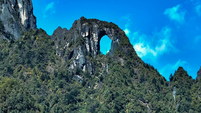 更好的日子还在后头丨石月亮景区索道为福贡文旅添 “空中走廊”