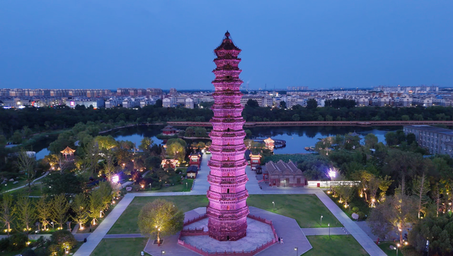 “来开封不是看风景，是真的走进了另一个世界”