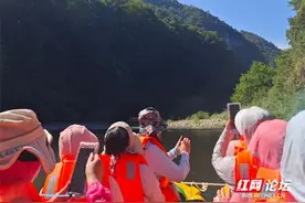 夏天的快乐，漂流占一半图片