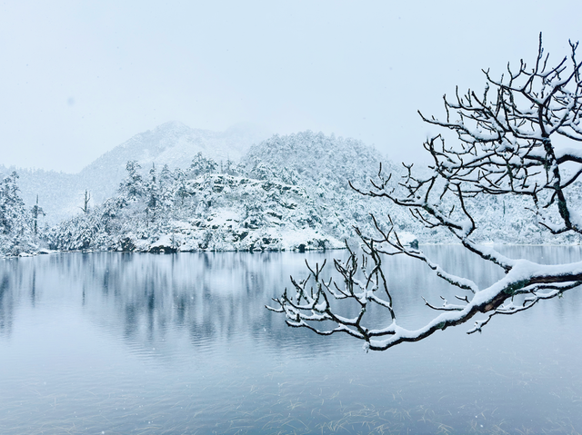 凉山冬日私藏路线，一天解锁“冰与暖”的双倍治愈