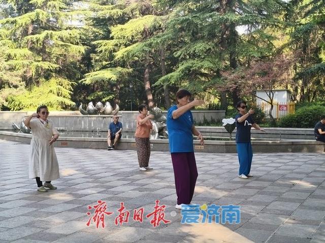 一年四季 泉在济南丨济南百花公园：秋日午后休闲好去处