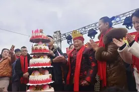 四川100岁老人五代同堂寿宴摆了118桌！“每天睡10多个小时从不失眠”图片