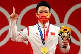 石智勇因腰伤扎过的电针装满5升饮料桶，医生：电针适用100多种疾病，针灸需专业医生操作图片