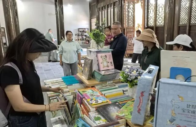 每天超10万游客打卡！昭通古城国庆期间 以文化盛宴开启“活化突围”