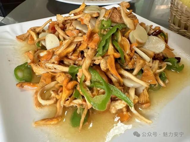 周末去哪玩?来安宁县街筲箕凹陶陶居赏景休闲