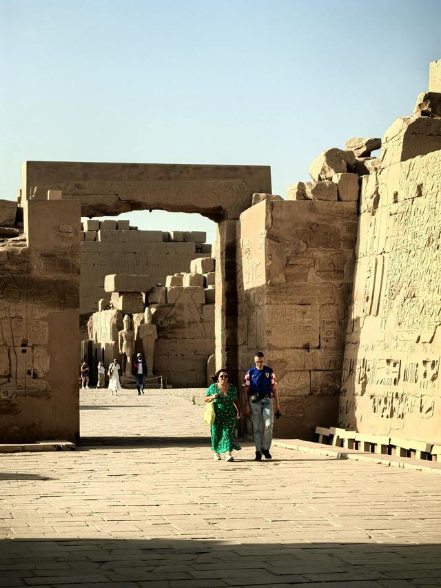 晚潮｜“迷失”在卡纳克石柱森林中