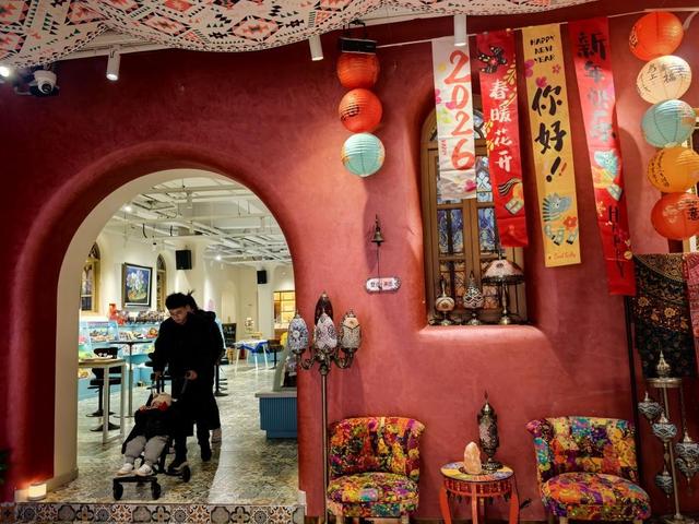 八天迎客近300万人次，新春逛街里节点燃老城新春文旅热潮