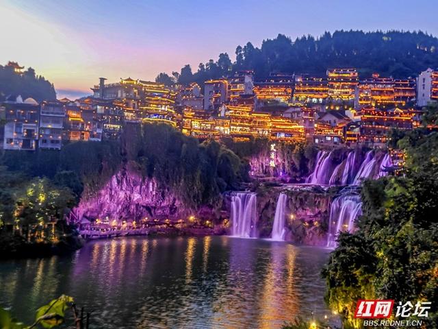夏日重访芙蓉镇，只为一场沉醉光影的旅程