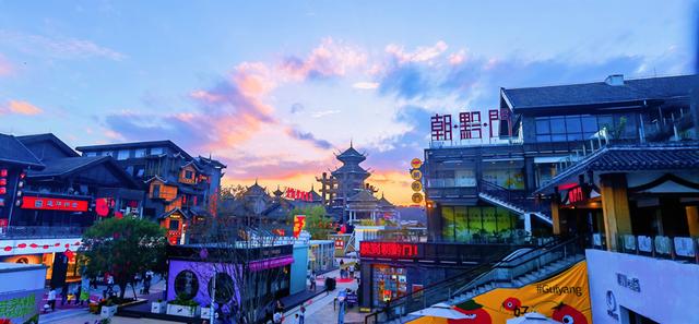 多彩贵州城：一年崛起文旅新地标