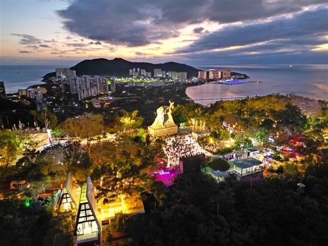 灯火璨然秋冬际 风光尽在山海间
