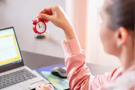 替代Coze，狂揽76.5K星！搭配DeepSeek，效率逆天，太强了图片