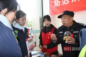知毒拒毒，湖北谷城高中生走进县疾控中心学习禁毒知识图片