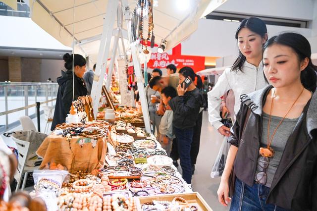 接待超过5万名游客！山东美术馆国庆中秋假期受热捧