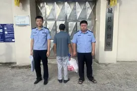 17岁少年扶摔倒老人反被诬陷撞人并遭殴打？警方：老人已被行拘！图片