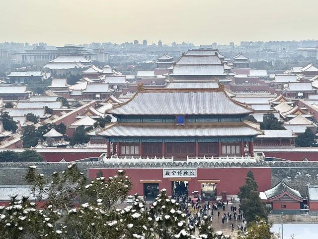 周末，他们涌向故宫，只为一件事