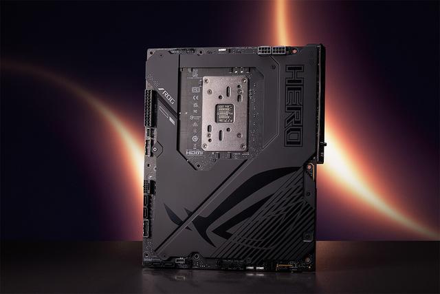 华硕发布ROG CROSSHAIR X870E HERO BTF：AMD平台旗舰ROG背置主板