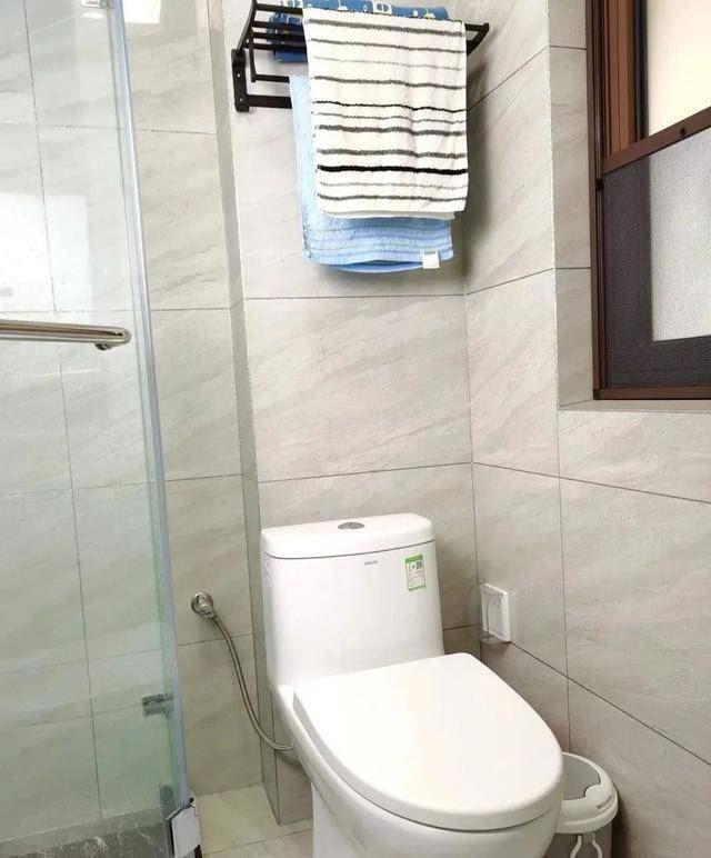 为什么不能“倒水冲厕”?很多人不懂，看似节俭实则隐患很大!