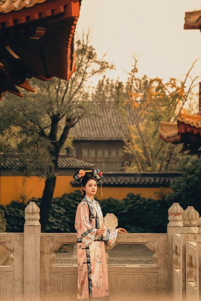 抓住秋天的尾巴 | 台儿庄古城秋色打卡指南，附私藏机位！