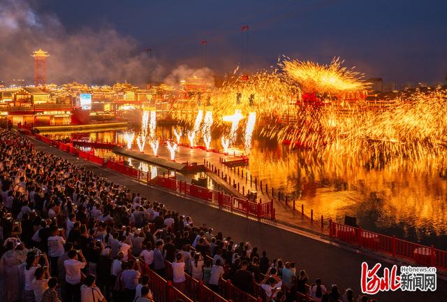 牢记嘱托 感恩奋进·奋力谱写中国式现代化建设河北篇章丨烟火气+ 潮流范儿 河头老街，文旅消费新地标