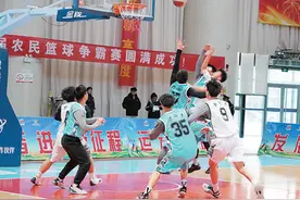 有的农民篮球赛参赛球员身份引争议，人民日报记者调查→图片