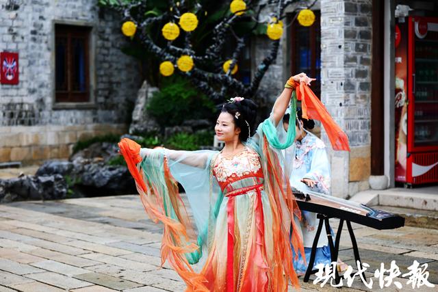 2025栖霞山“江山入戏”赏枫系列活动开启：邀您入景入戏，共赴山间风雅