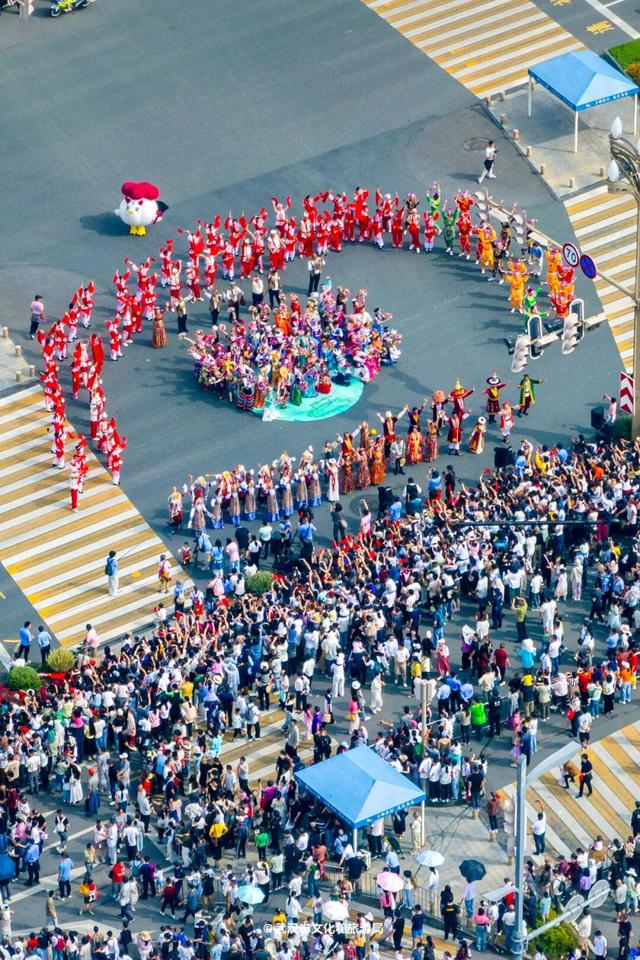 今天的光谷，来了1亿人！