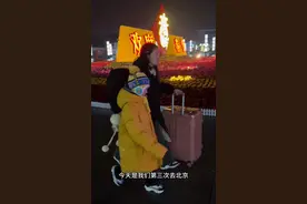 摆摊为儿子筹手术费！记者对话“小林妈妈”：孩子的命是靠社会爱心救回来的图片