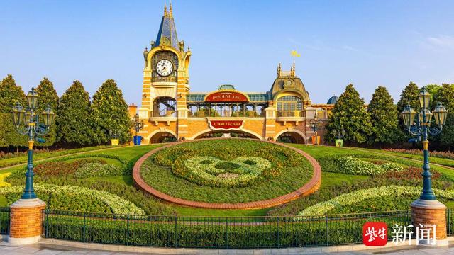 乐高半价抢滩、迪士尼调价优化，沪上主题乐园迎来“体验升级”新周期