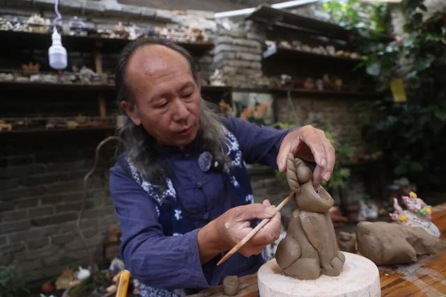 吾乡大藏·大理 | 从屋脊跃入人间，大理瓦猫“封印”解除