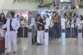 今日广州南站迎返程客流最高峰图片