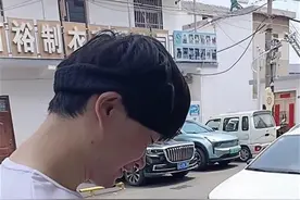 曾经的“0分考卷”考生重上考场，知识改变命运总是值得期待图片