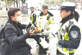 南昌新规实施后的首个工作日：头盔佩戴率提高 尚未开出罚单图片