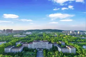 华中科技大学2025年硕士研究生招生简章发布图片