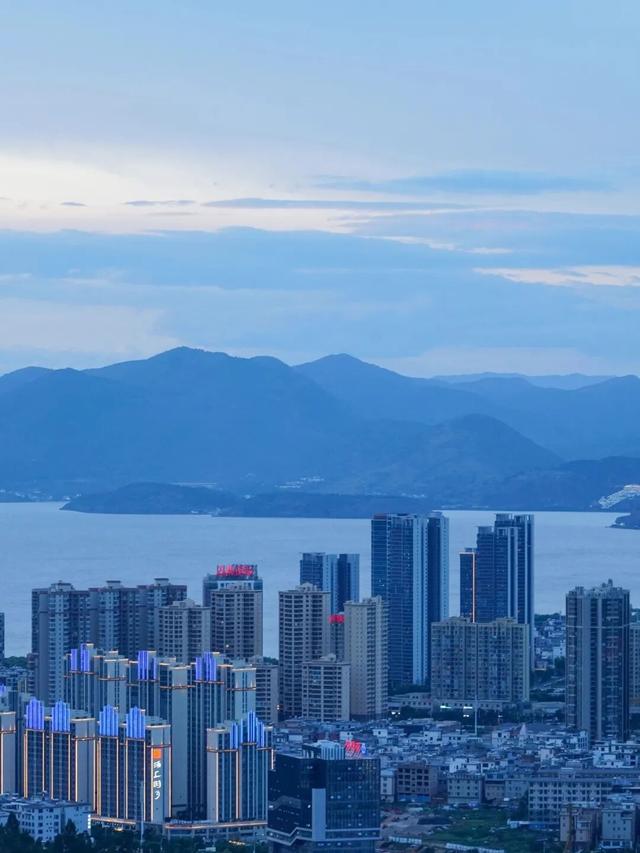 大理市成功入选省级宜居城镇建设试点 打造“漫步苍洱”旅居新典范