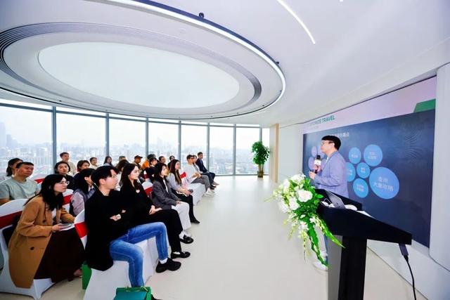 曾被吐槽“小众且昂贵”！这条旅游赛道，凭什么火了