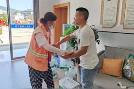 广元利州：环卫阿姨拾金不昧传递温暖图片