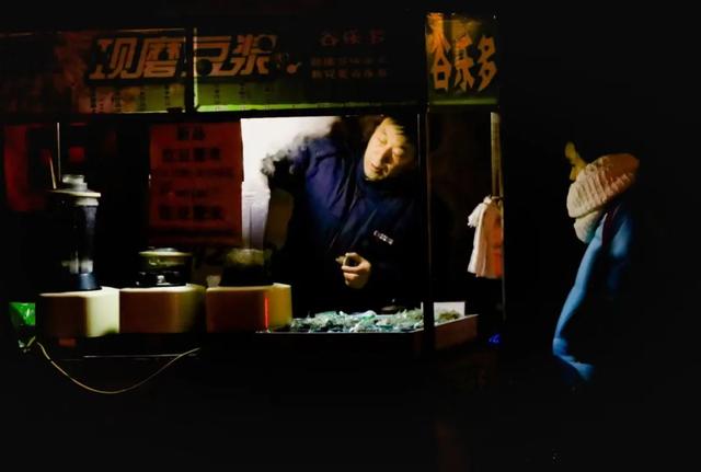 周杰伦山东开演唱会，妻子昆凌打卡欧乐堡！网友：回家请跟杰伦这样安利德州！