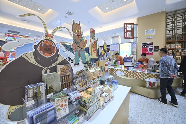 在太原钟楼街品味古今交融的烟火气