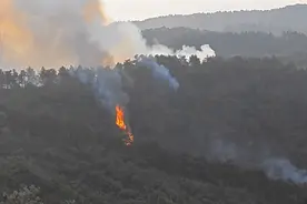 山西安泽山火初判为雷击火引起！直升机参与扑救图片