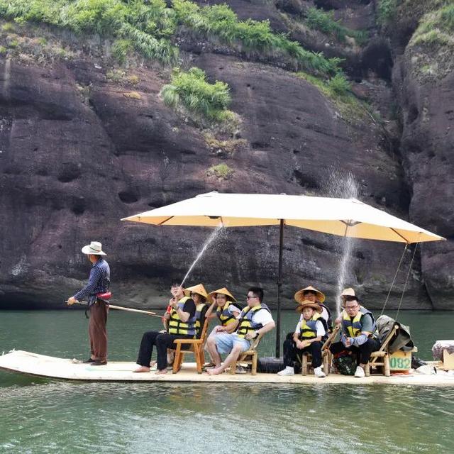 当龙虎山景点开启朋友圈，画风居然是这样！